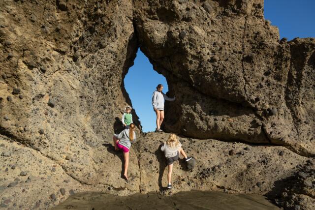 anawhata rock hole